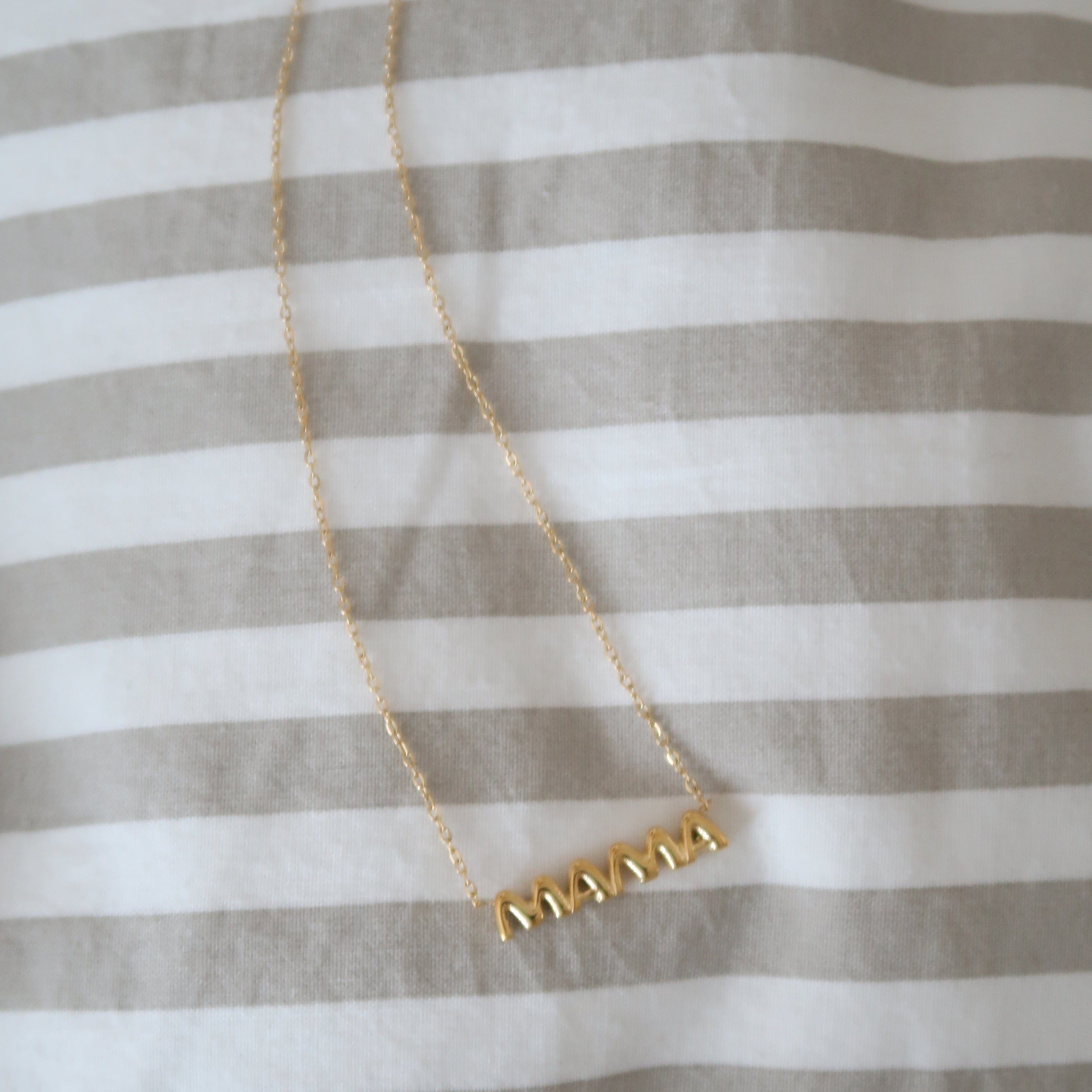 MAMA Bubble Necklace
